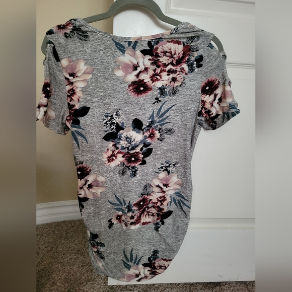 Super soft maternity top - Picture 2 of 4